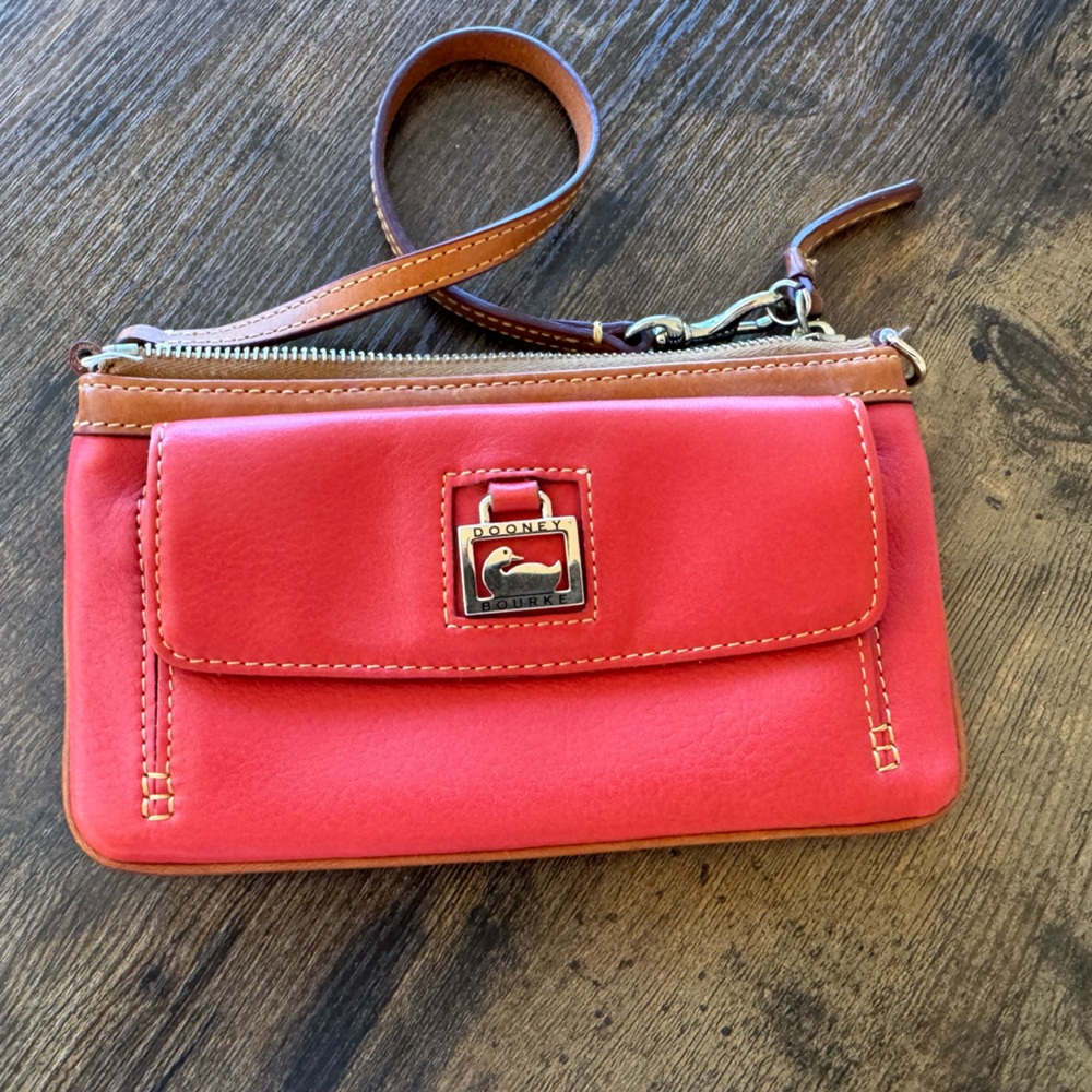 D&B wristlet